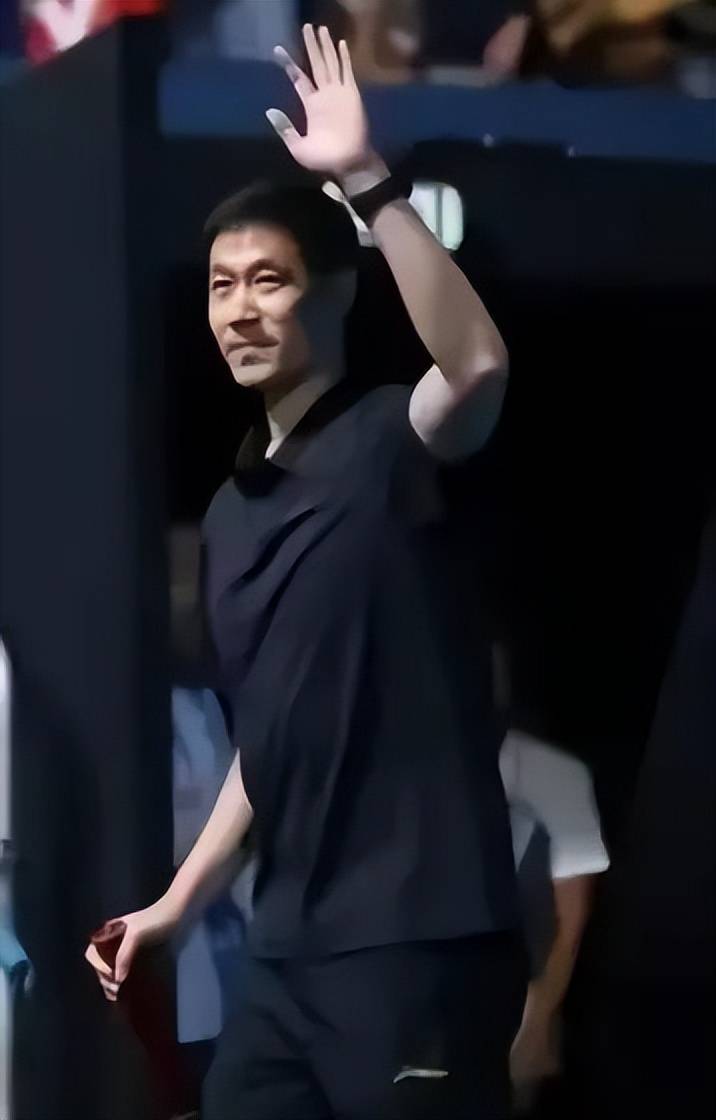 DWG引发争议！，蒂姆官方宣布出色防守新规赛场气氛高涨的简单介绍